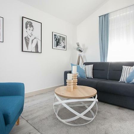 Apartment Movie Примоштен Экстерьер фото