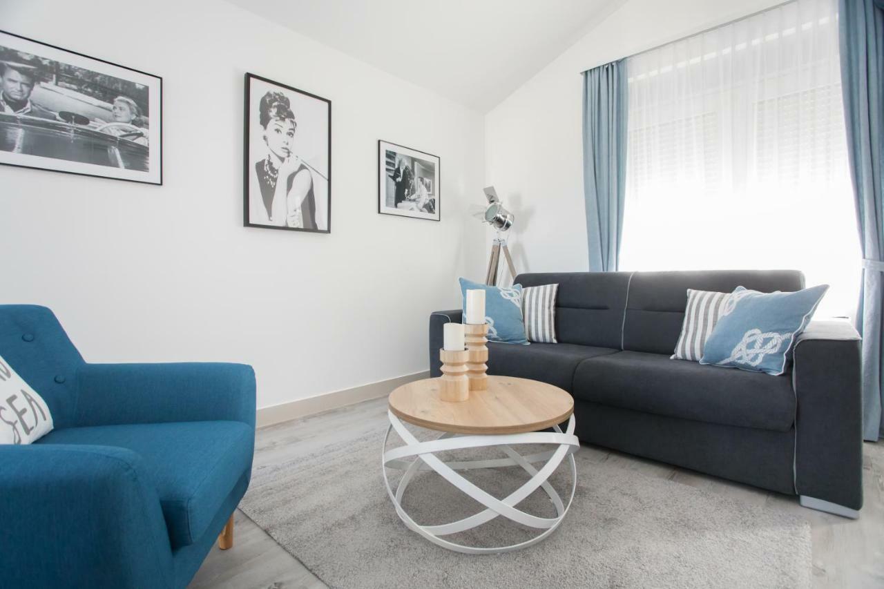 Apartment Movie Примоштен Экстерьер фото