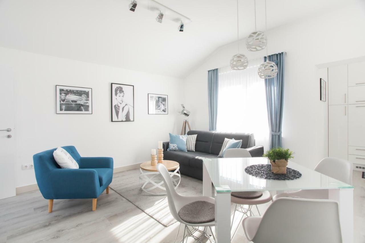 Apartment Movie Примоштен Экстерьер фото